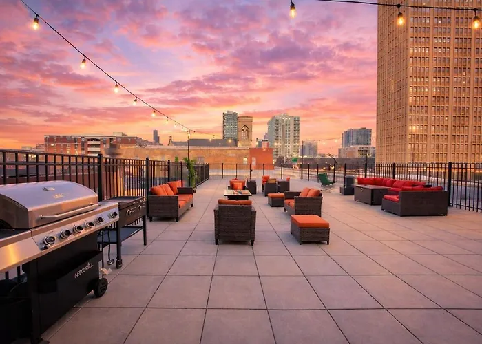 Family Friendly 2br South Loop With Optional Parking And Gym Access Sleeps Up To 8 Near Mccormick Place And Soldier Field Chicago