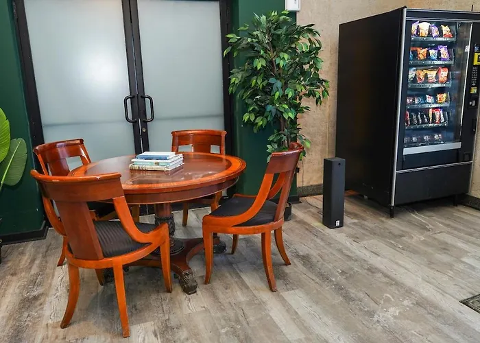 Family Friendly 2br South Loop With Optional Parking And Gym Access Sleeps Up To 8 Near Mccormick Place And Soldier Field *